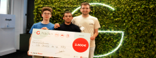 Estudiantes ganan Hackathon